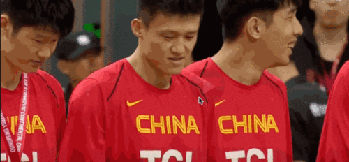 中国男篮领奖表情的相关图片